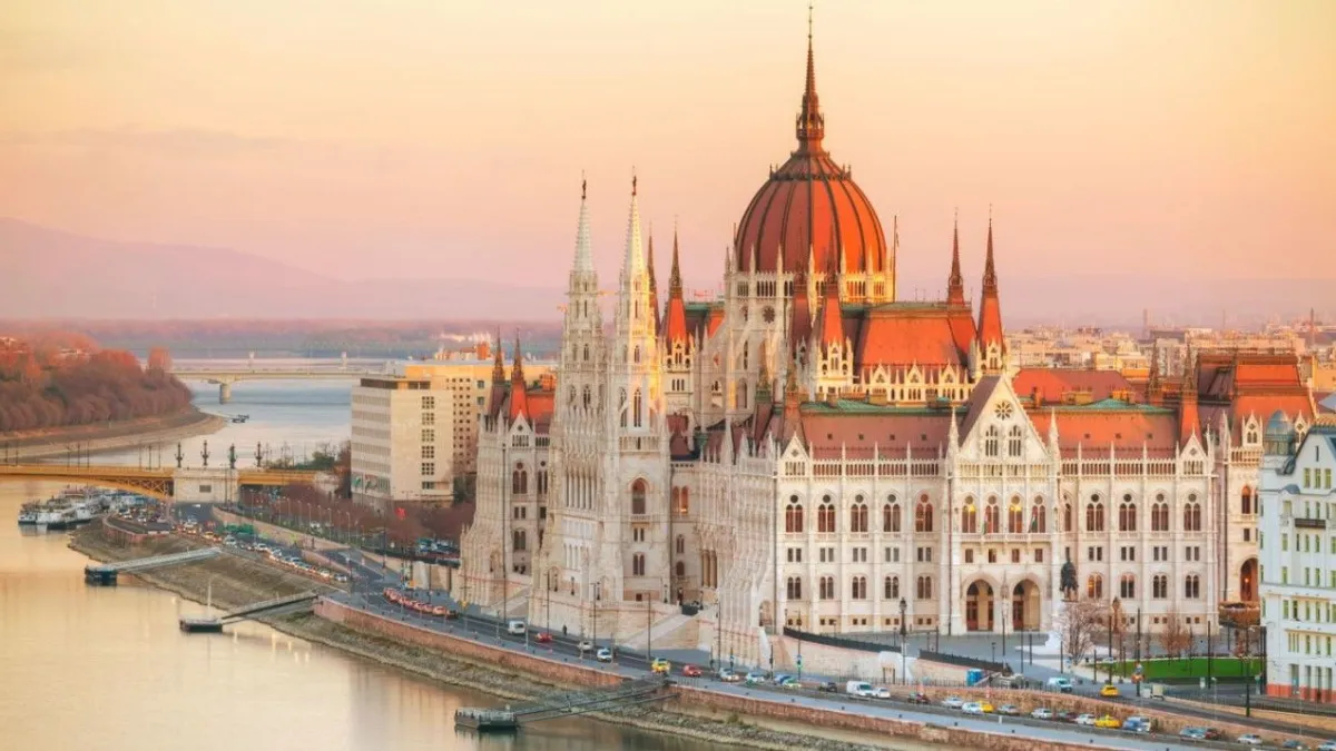 RÉVEILLON EM BUDAPESTE ( RIO DANUBIO)
